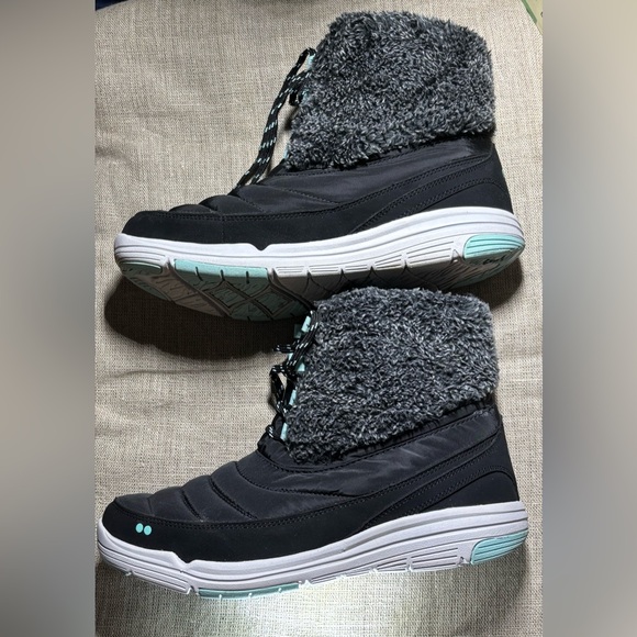 Ryka Black Winter Boots with Teal Highlights - Picture 5 of 11